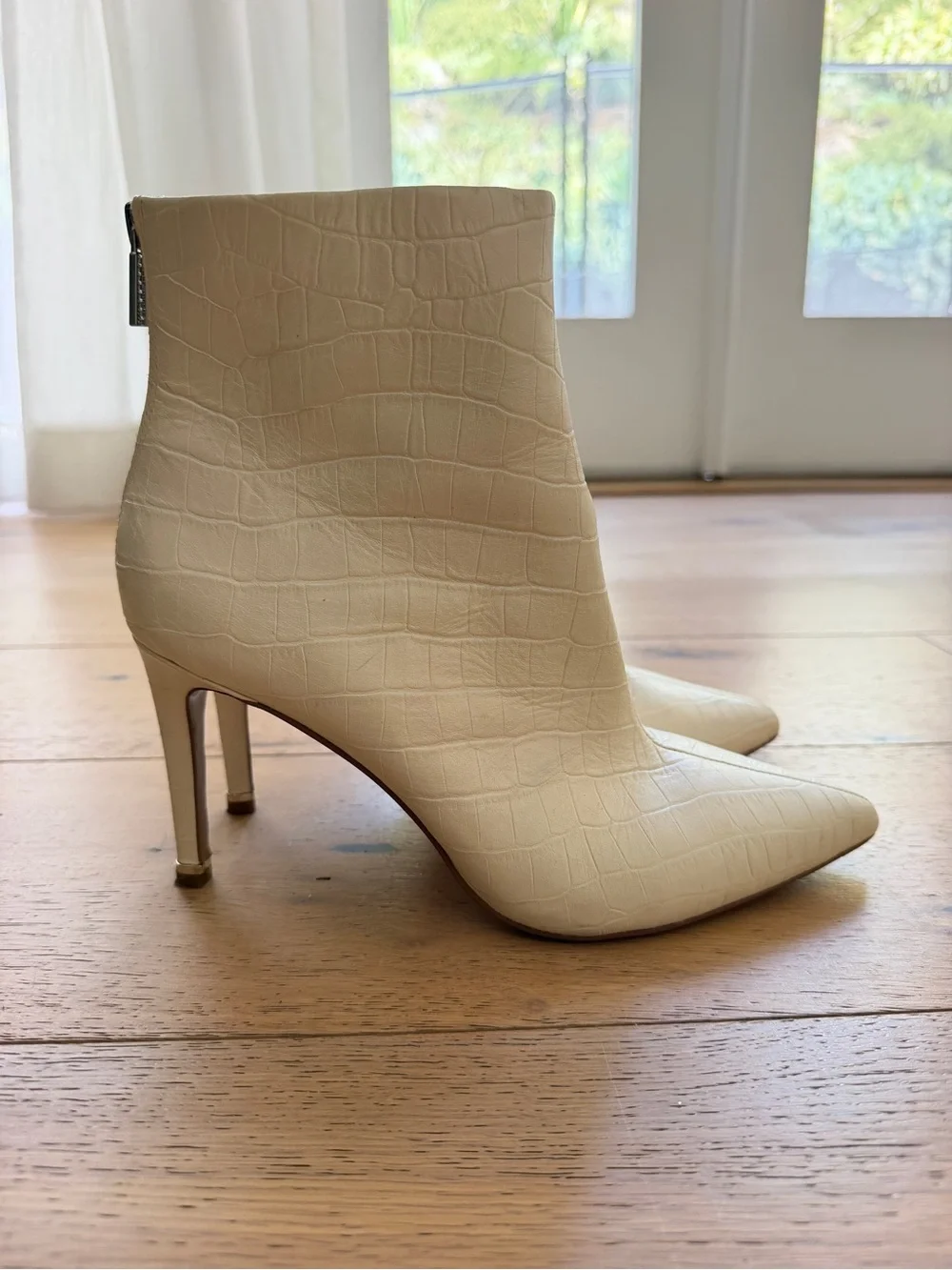 Kenneth Cole kenneth cole
